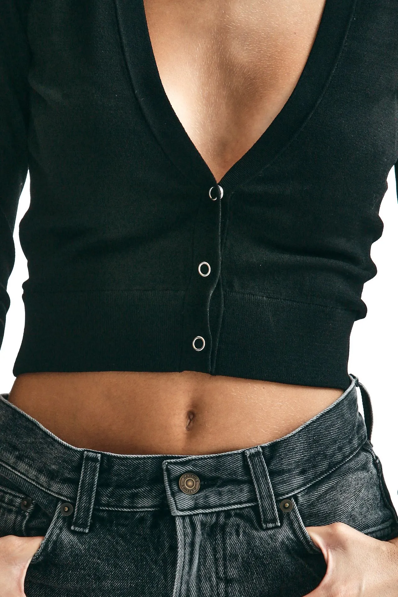 Cardigan crop scollato nero 